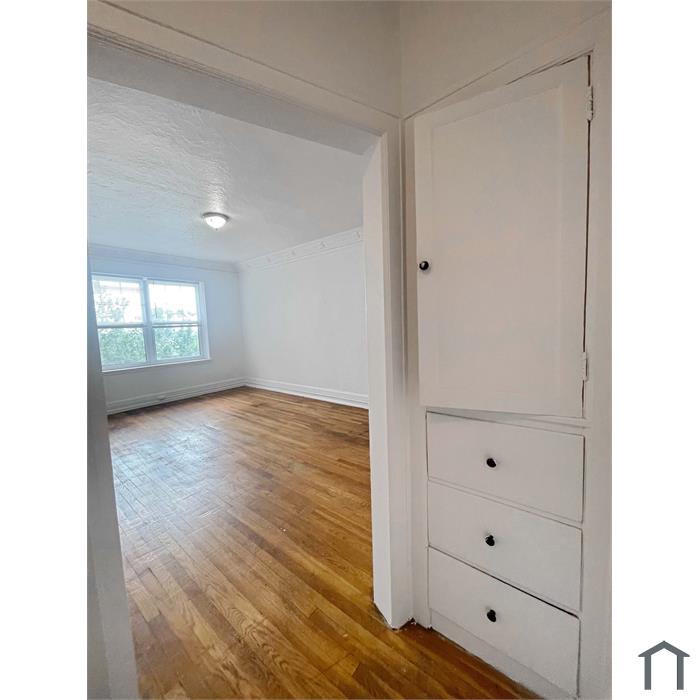2258 W Grand Blvd
