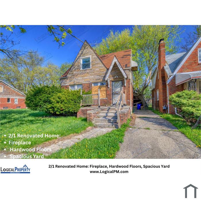 2/1 Renovated Home Fireplace Hardwood Floors and Spacious Yard