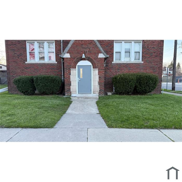 11255 Charlemagne
