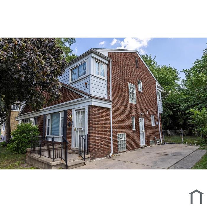 1915 Ewald Cir
