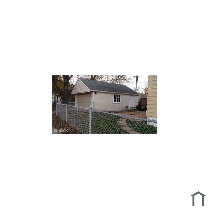 3 Bedroom Single Family House Beech Daly Street in Redford, MI