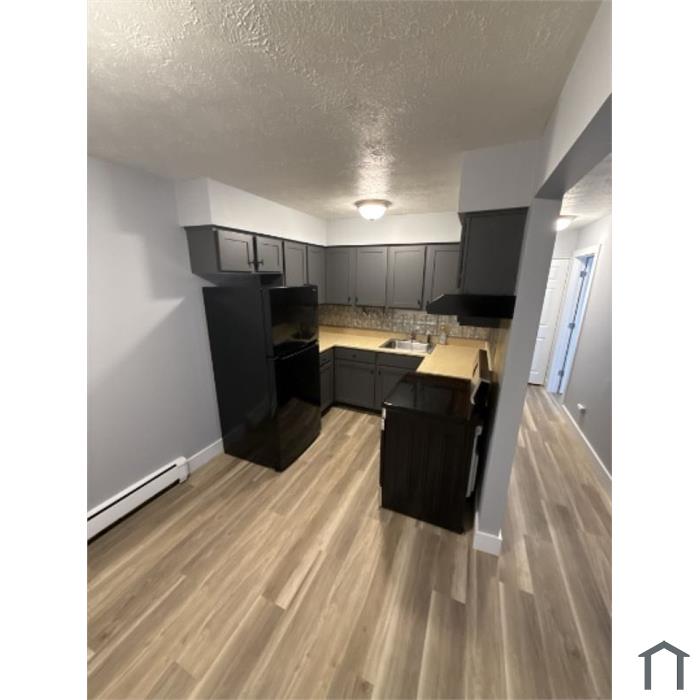 84 W Rebecca St