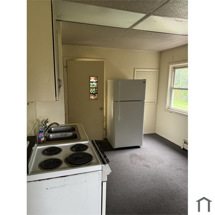 74 E Price Rd