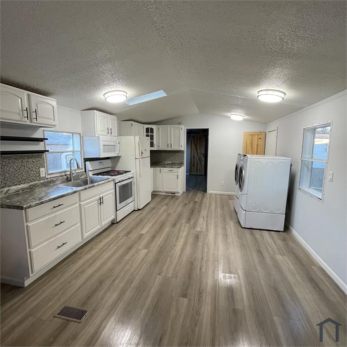 3776 Lance Ln