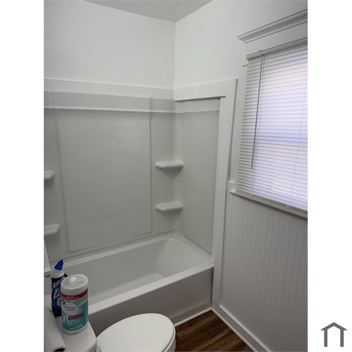 219 E Maple Ave