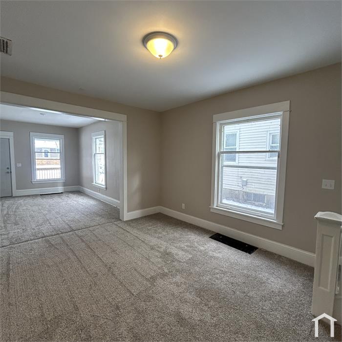 218 Travis St NE