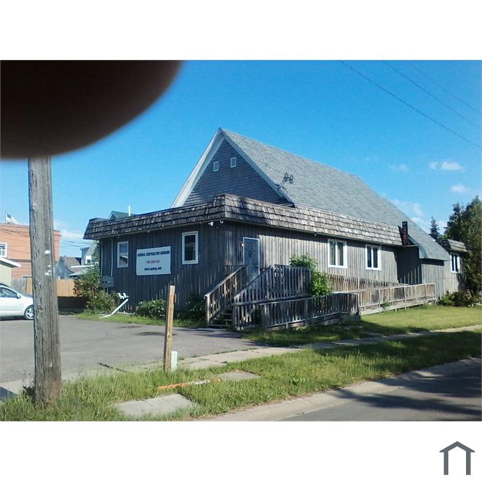 28 W 2nd Ave N