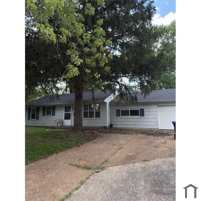 235 Du Bourg Ln