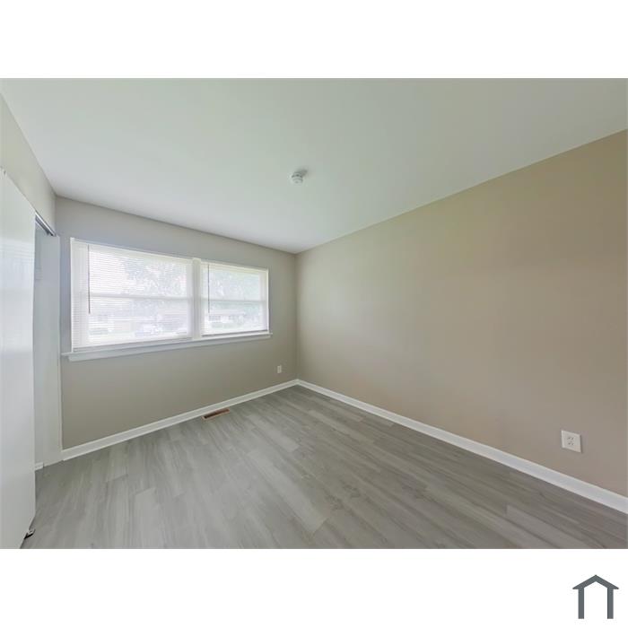 770 Manresa Ln