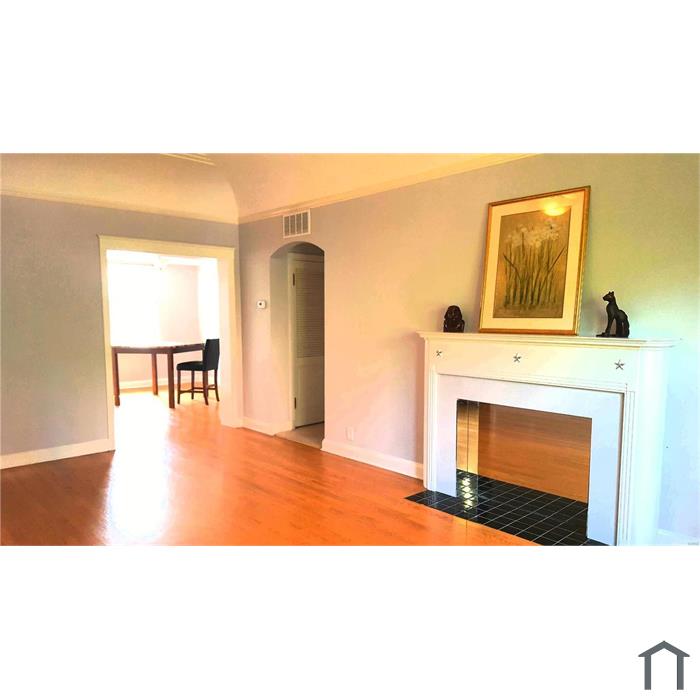 925 S Hanley Rd