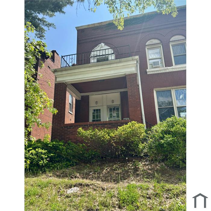 4424 S Grand Blvd