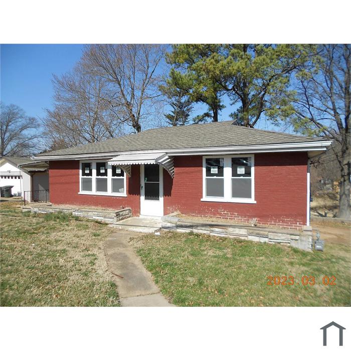 4 Bedroom Single Family House 7711 Woodstock Rd in Saint Louis, MO