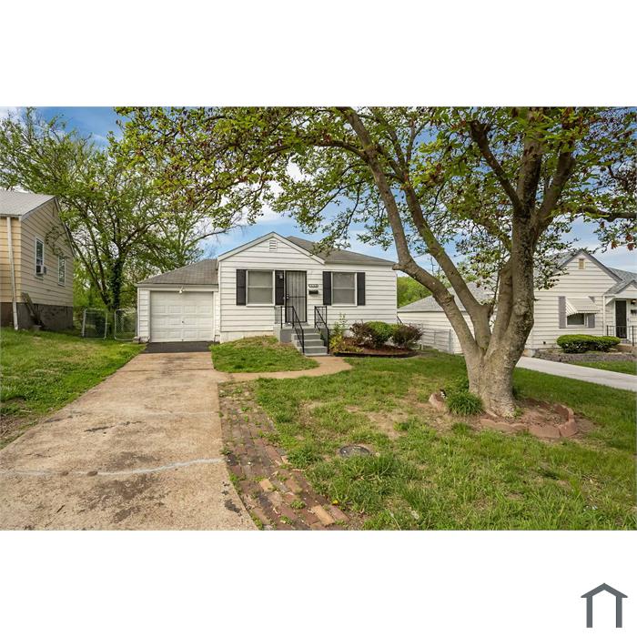 7438 Sharon Dr