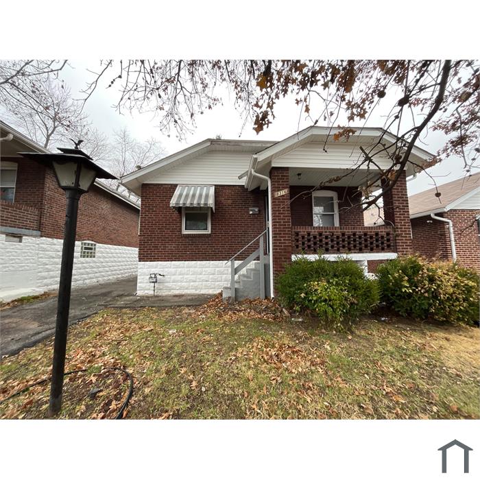 8316 Strathmore Pl