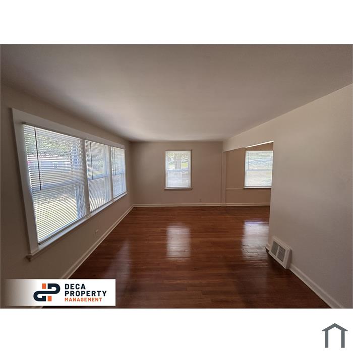 1100 Grenshaw Dr
