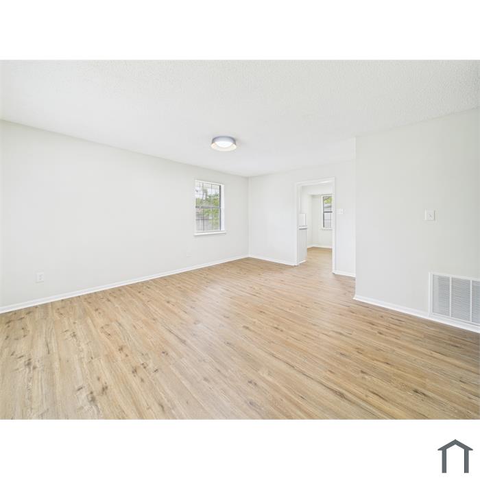 219 S High St