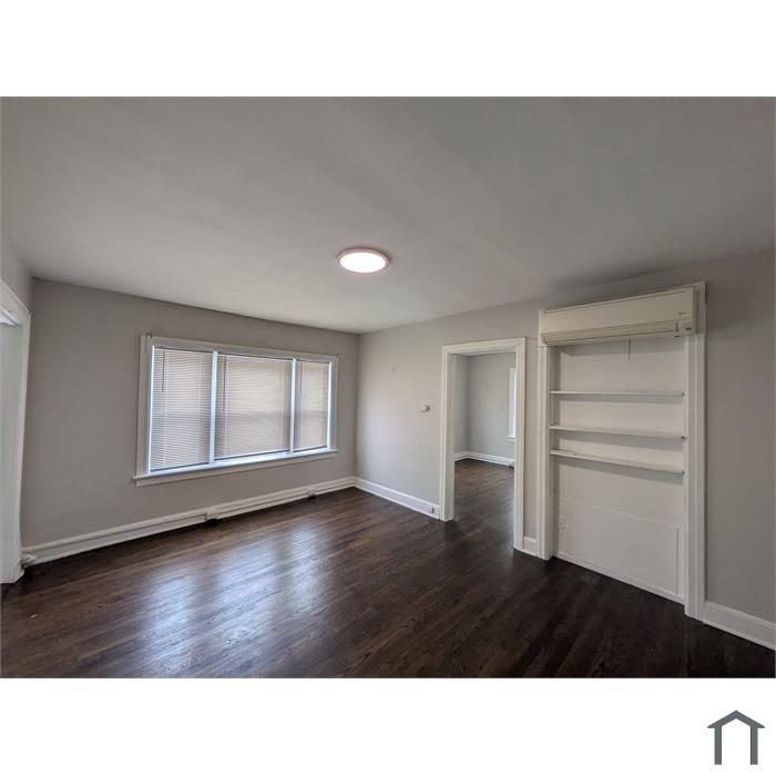 1605 W 37th St