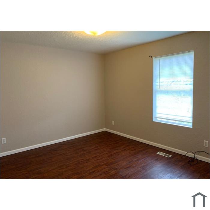 3306 Premier Ln