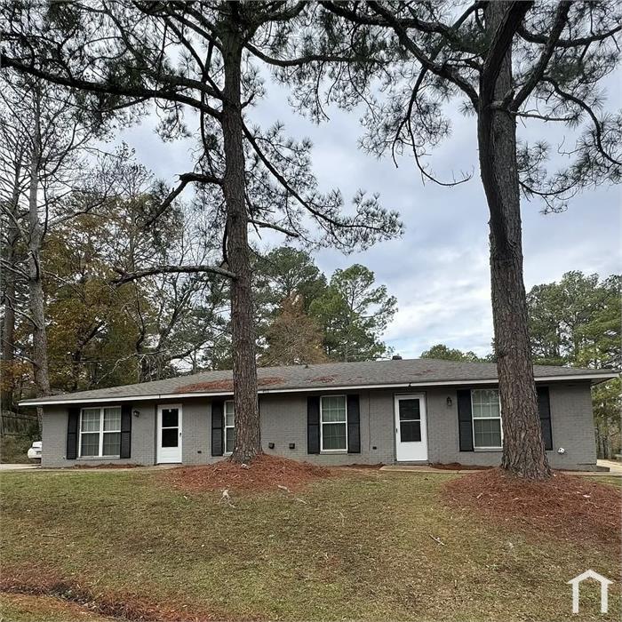 4923 Woodmont Dr