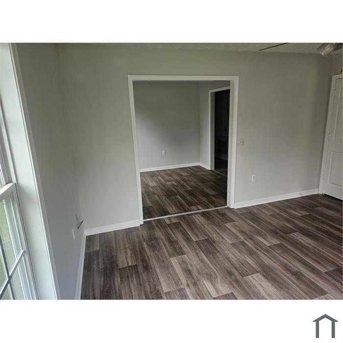 1121 Trinity St