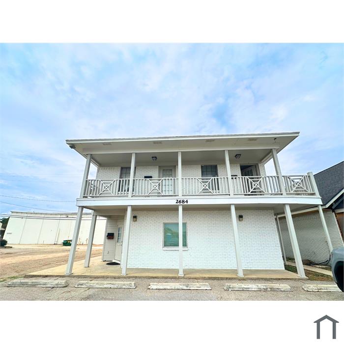 2684 Rue Palafox