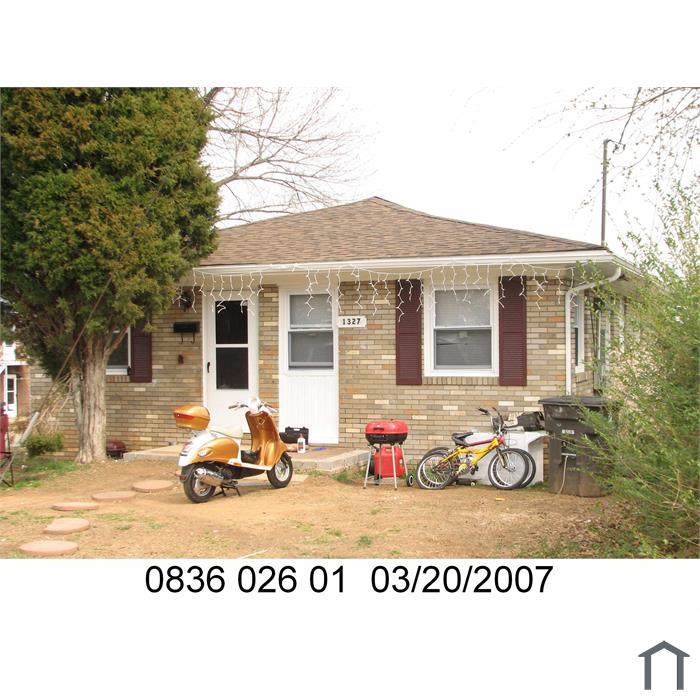 1327 Hattie Ave