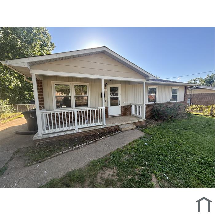 1410 Pleasant St