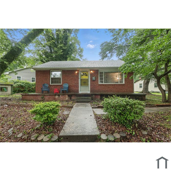 239 SW Lemly St