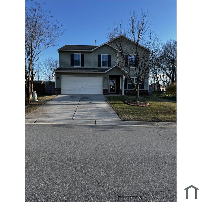 704 Collington Dr