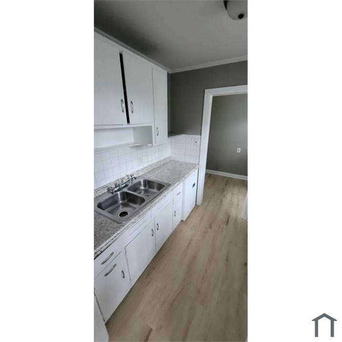1228 Westside Dr