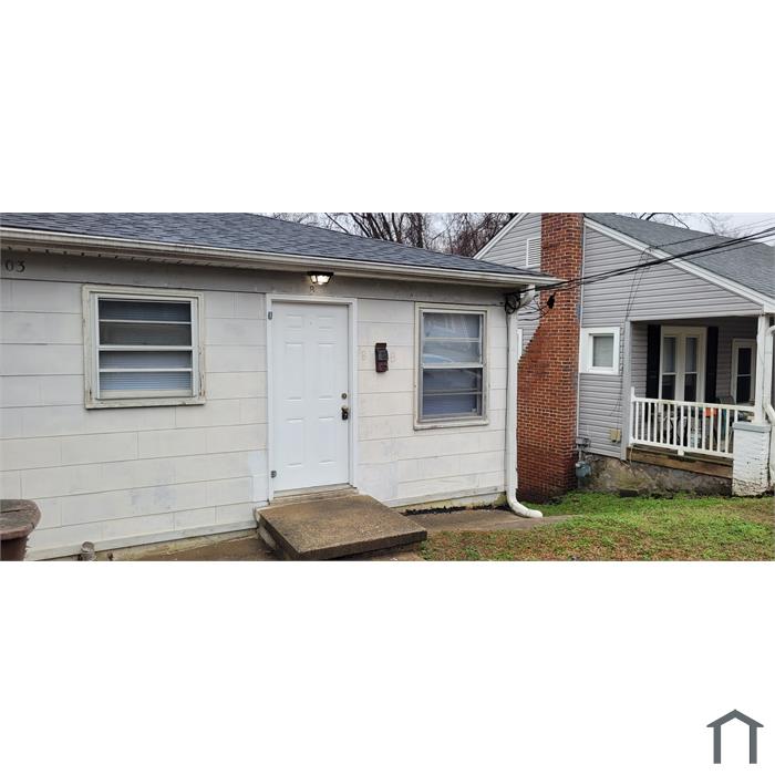 903 Martin St