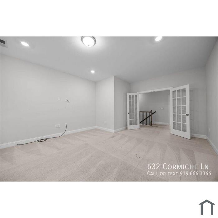 Modern 5-Bed, 4-Bath Family Home with Garage & Pool Access â€“ Devon Square
