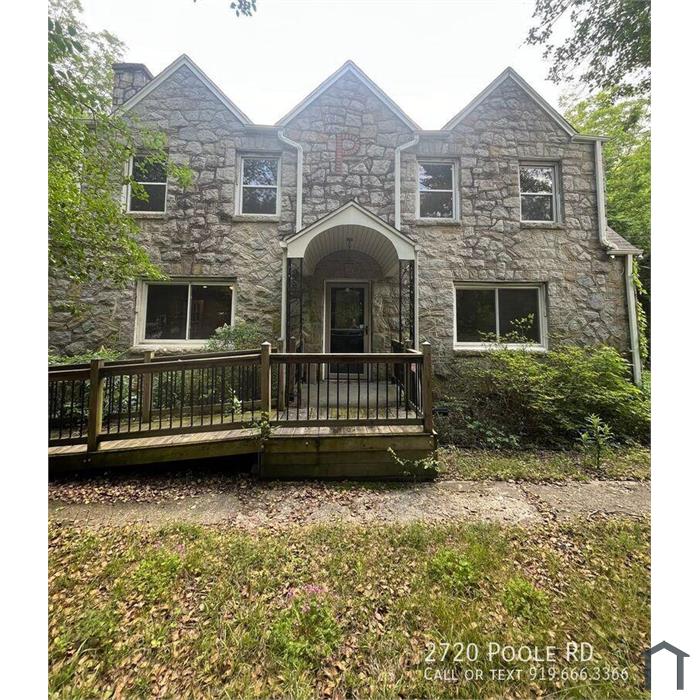 Charming 9 Bedroom Home Located In Raleigh NC!!!