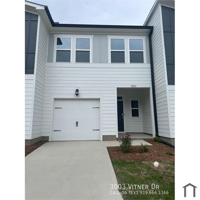 Charming 3 Bedrooms Home Located In Durham!!!
