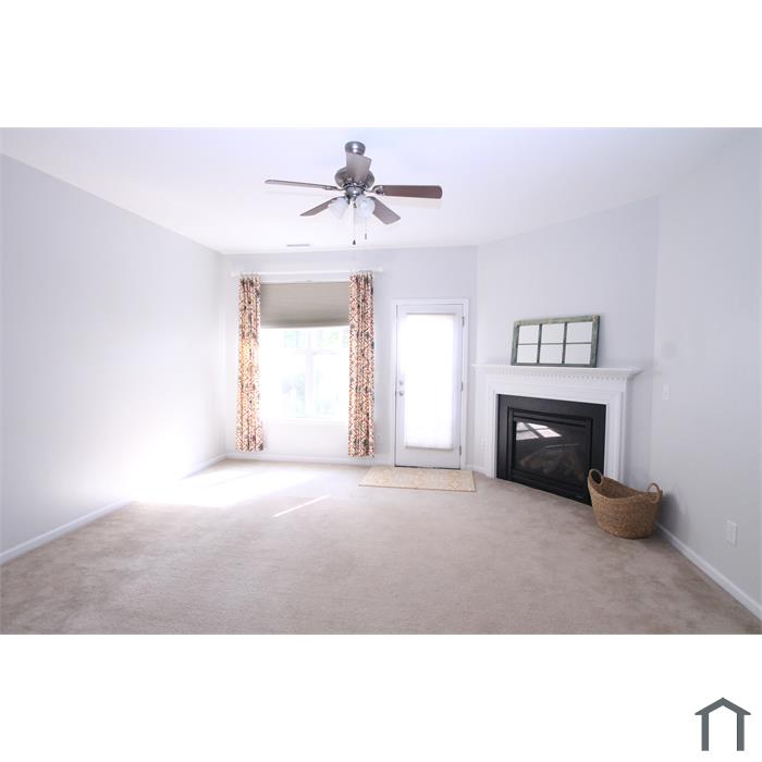 100 Stratford Lakes Dr