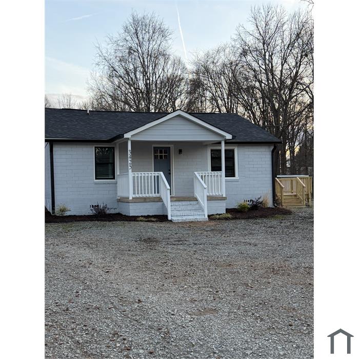 3425 Haywood Rd