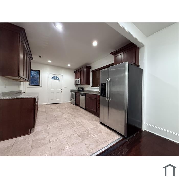 424 Woodvale Pl