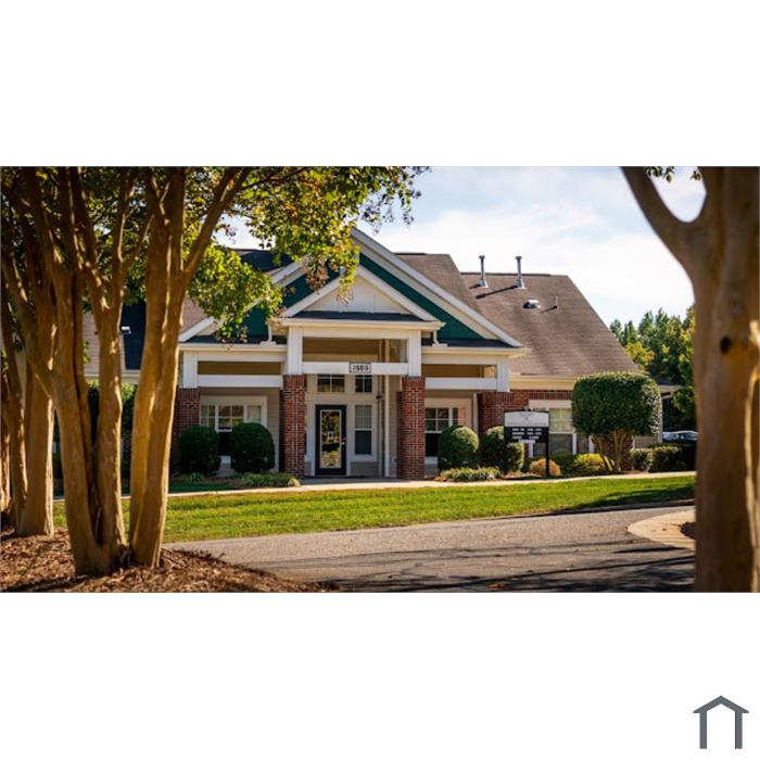 South Oak Crossing Apartments
