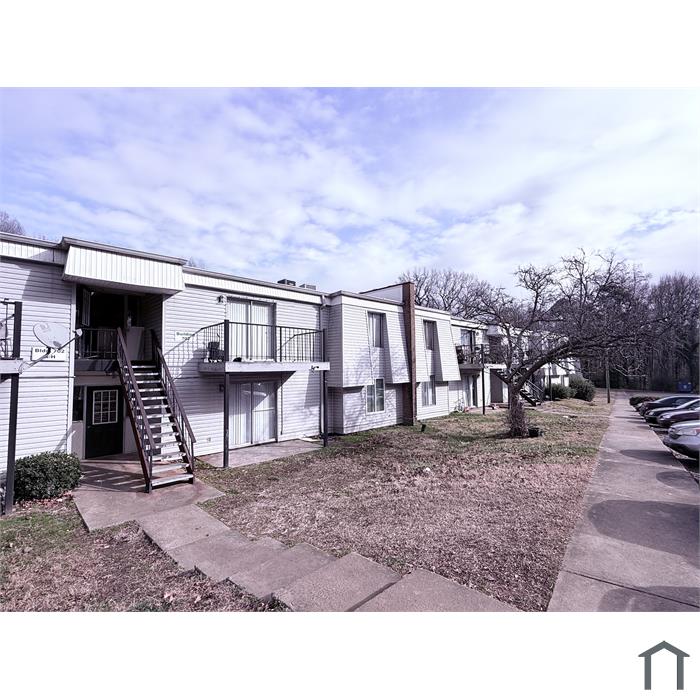 702 Farmhurst Dr