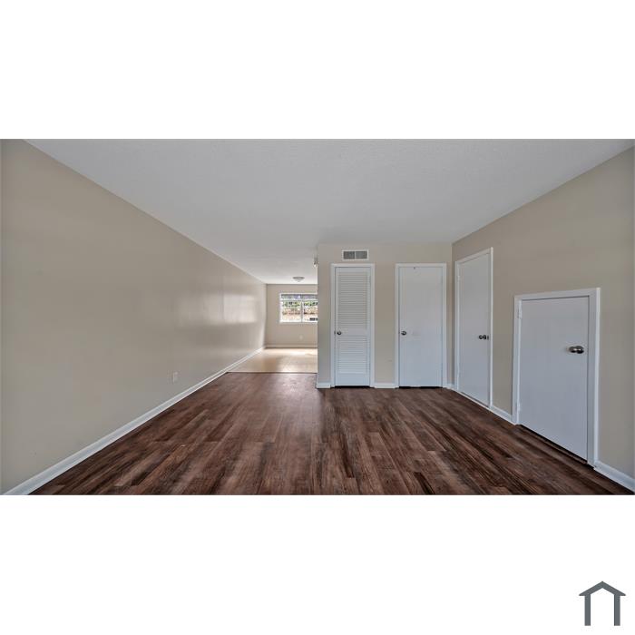 302 Law Rd