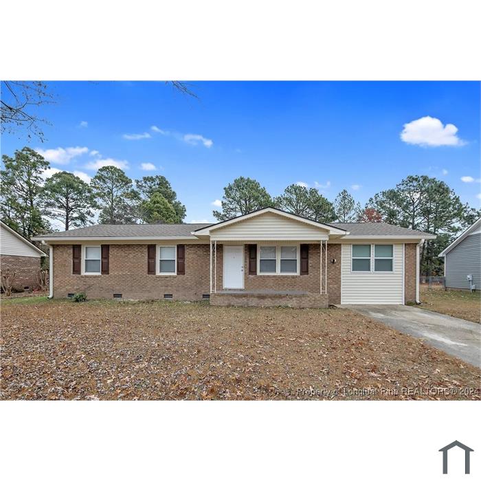 929 Hollydale Ln