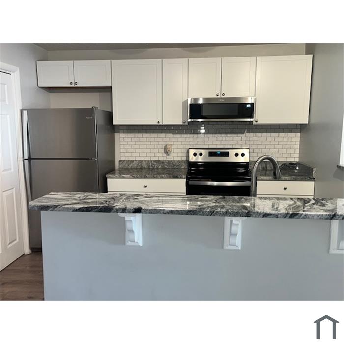 698 Bartons Landing Pl