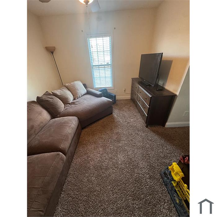 130 Trenton Pl