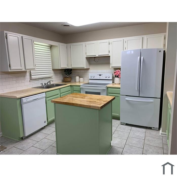 605 Cherry Laurel Ct