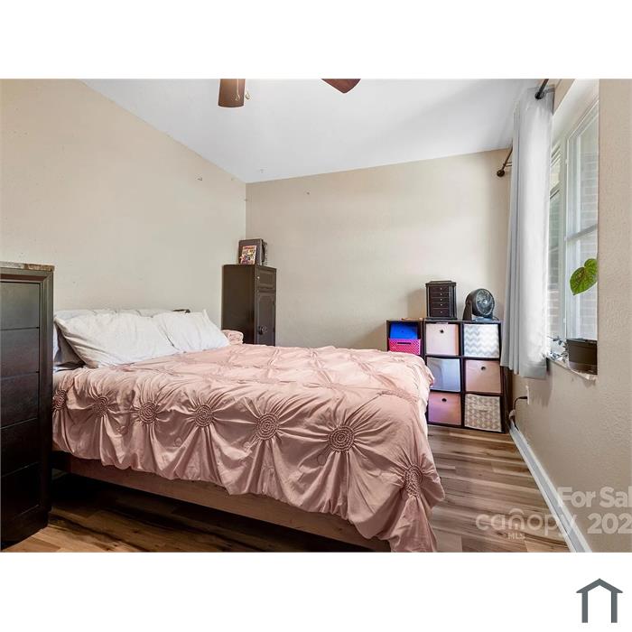 86 Eastview Ave