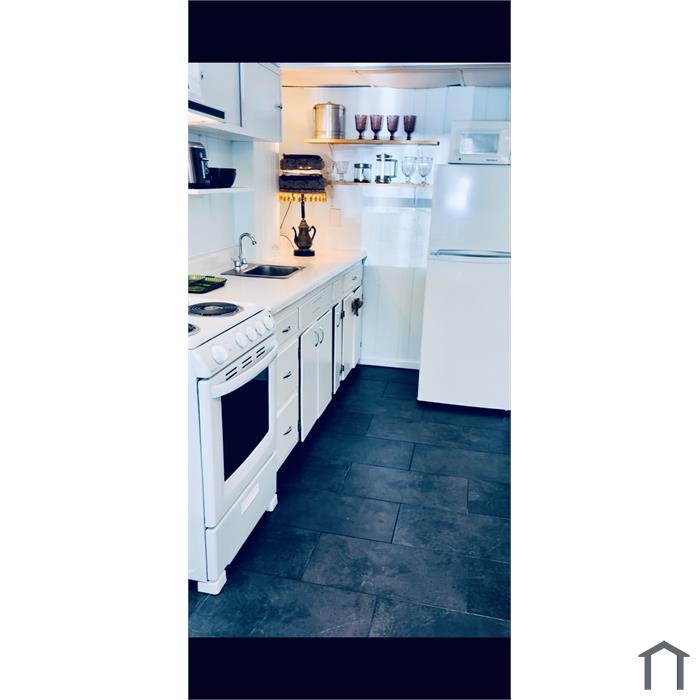 2 Maplewood Pkwy