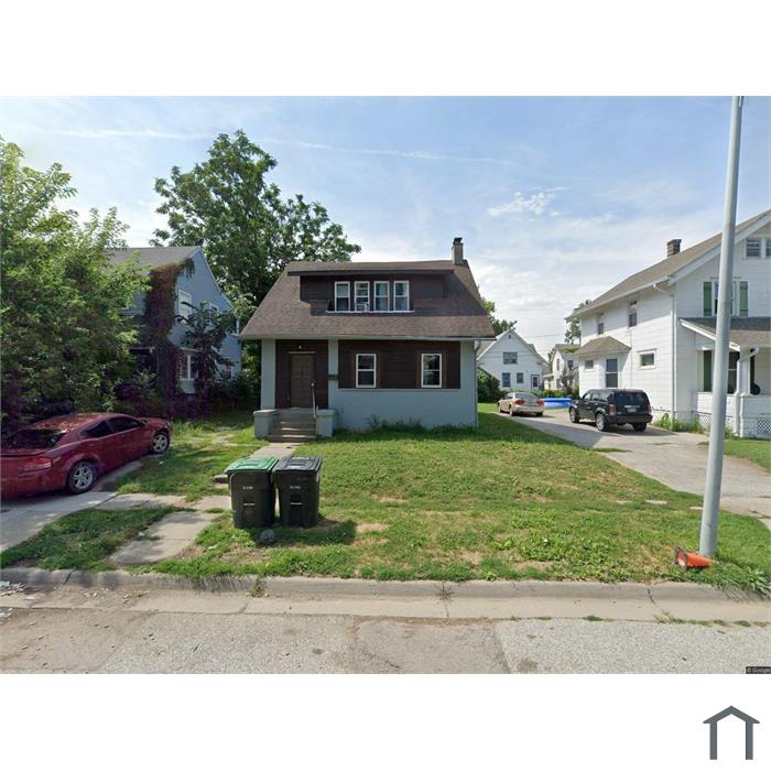 2555 Meredith Ave