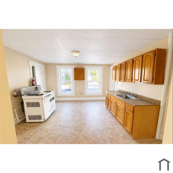 242 E High St