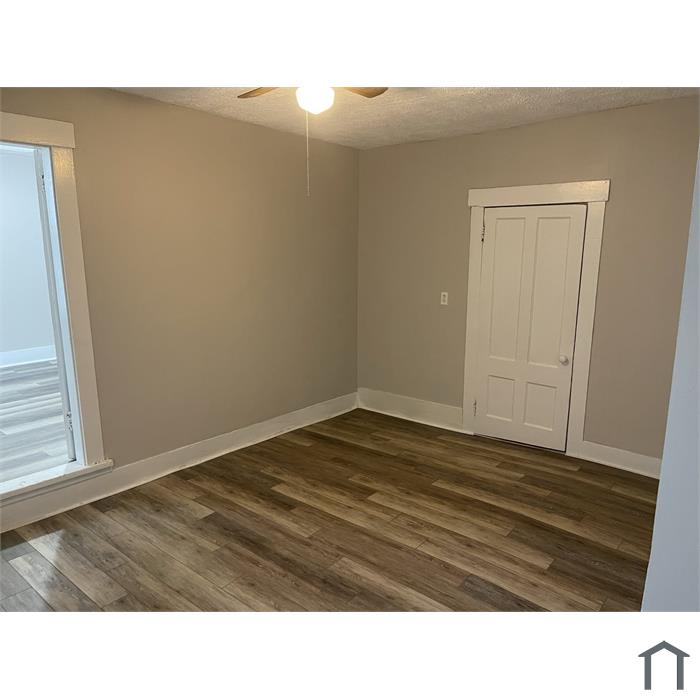11 E Bow St