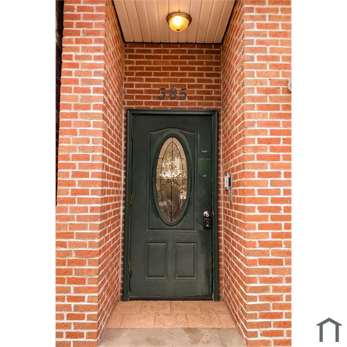 385 Avenue C